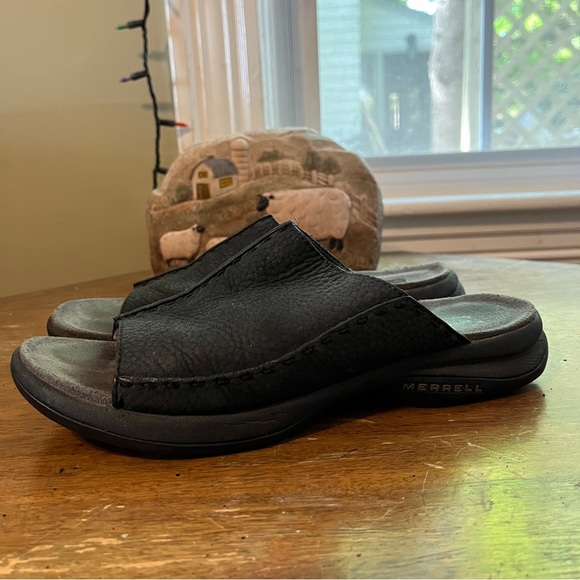 *SOLD* Merrell topo slide sandals - Picture 2 of 6